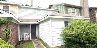 ** 3 Bed 2.5 Bath located close to Shakespear park ** Call 334-366-9198 to schedule a self-showing!!! Gallery 1