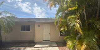 ** NORTH FORT MYERS 3 BEDROOMS\2 BATHS READY FOR A LONG TERM TENANT ** PET FRIENDLY ** DUPLEX ** Gallery 1