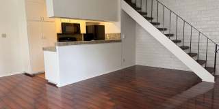 2 story updated townhouse In Rosemont 2/1 Gallery 5