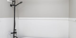Elegant Renovation! HUGE 1 Bed 1 Bath Available Now! Gallery 17