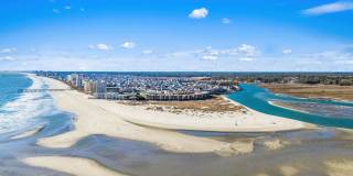 Coastal Living at its Best: Charming 3-Bedroom Near the Beach Gallery 8