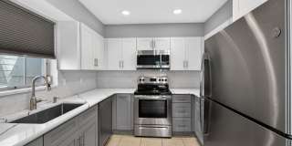 423 Pine Tree Court Gallery 10