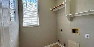 Bright home with big windows & open floorplan available in Circle C Ranch! Gallery 39