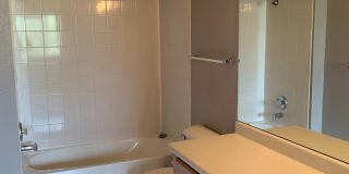 Beautiful Well Maintained 3 bedroom 3.5 bathroom Home Gallery 9