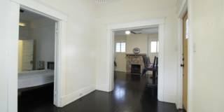 834 East University Avenue - House Gallery 5