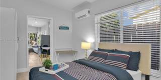 515 Southwest 12th Street Gallery 21