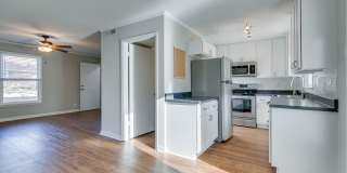 Beautifully Renovated Two Bedroom Duplex – Columbia, TN! Gallery 1