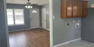 Priced to Rent- 3/1.5 Nice update! Accepting Sec 8 Gallery 8