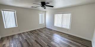 Beautiful Remodeled 3 bed, 2 bath home in convenient El Mirage neighborhood! Gallery 17