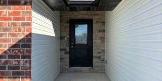 Beautiful 3 bedroom, 2 bath, 2 car garage duplex in Ozark! Spacious, granite with open / split bedroom floorplan! Gallery 3