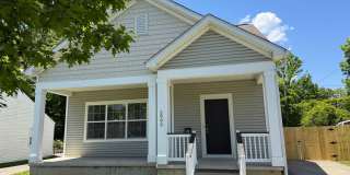 Stunning 3 Bedroom Home with Primary Suite on First Floor Gallery 1