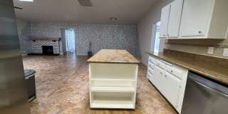 Spacious Single-Story 6-bed 3-bath Oasis with Private Pool and Spa in Spring Valley Gallery 8