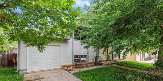 Spacious 4-Bedroom Home Near North Table Mountain Gallery 1