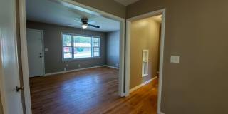 2 bedroom 1 bath bungalow in Shawnee. Gallery 13