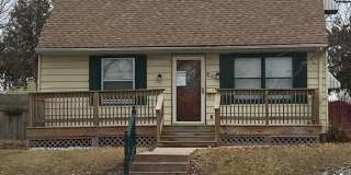 4BR SINGLE FAMILY HOME, GREAT LOCATION, YARD, PARKING, BASEMENT Gallery 1