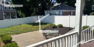 Nice 3 bed in oak square Gallery 8