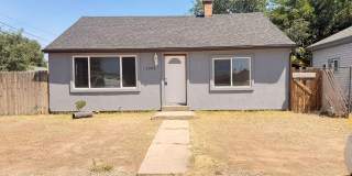 JULY RENT FREE - 3Bed 1Bath - ONE Block from CMU!!! Gallery 1