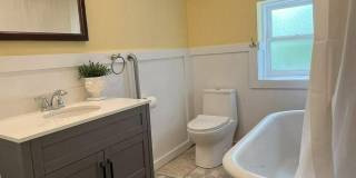 42 HOLLAND Avenue Gallery 18