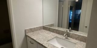 ELLIOT PLACE CONDOMINIUMS UPDATED/REMODELED GROUND FLOOR 1 BED PLUS DEN UNIT WITH 1 CAR GARAGE Gallery 19