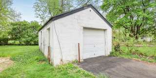 Newly Renovated - 3 Bed, 1.5 Bath Single-Family Home w/ Garage!! Gallery 39