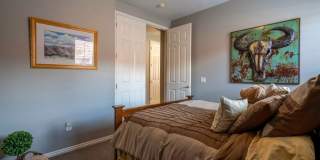Beautiful 5 Bedroom Home- One Level and Private Pool Gallery 30