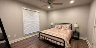 9712 Memphis Avenue Gallery 10
