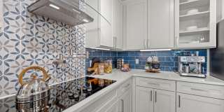 The Vivien Gallery 6