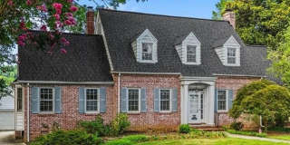 Classic 4BR Cape in Old Irving Park! Gallery 21