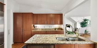 1930 Wildwood Place NE Gallery 9