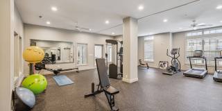 Four Pointe Gallery 11