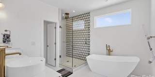 Spacious 3BR Townhome in Charlotte Gallery 10