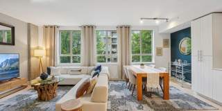 Leva on Market Gallery 7