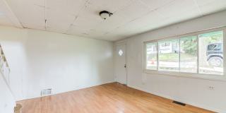 Available August 2026 - Renovated 2 Bedroom Home in Duquesne Heights! Gallery 8