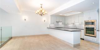 9323 Burton Way Gallery 5