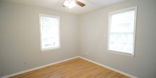 Charming 2 Bed / 1 Bath Cottage Gallery 10