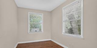 Charming Riverside Home! Gallery 12