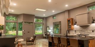 612 W 8th Avenue Gallery 2