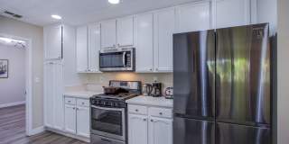 Spacious, Stylish, and Fully Furnished – Luxury 5-Bedroom Home in Henderson Gallery 13