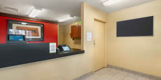 Newport News - Oyster Point Gallery 8