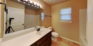 4 Bedroom 2 Bathroom Home - Midwest City Gallery 16