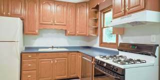 nice renovated 4 Bed 3 Bath Gallery 49