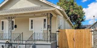 2428 EAGLE Street Gallery 1