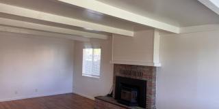 Charming 3 Bedroom House With Inground POOL Gallery 6