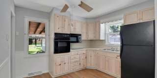 Charming 2 Bedroom Home in Normal Gallery 5