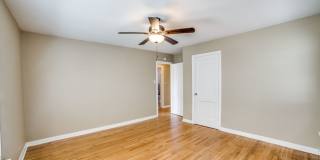 CHARMING MID-CENTURY HOME IN DELLVIEW Gallery 20