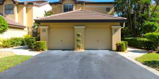 ** THE VINEYARDS SEASONAL ** 2 BED PLUS A DEN\2 BATH 2ND FLOOR COACH HOME READY FOR YOU ** VACATION READY HOME ** Gallery 6