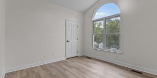 1821 Swann St Gallery 14
