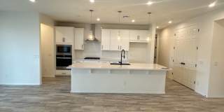 LIKE NEW 4 BEDROOM IN PEORIA Gallery 23