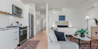 Modern downtown condo studio with private balcony & parking space. Gallery 11