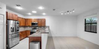 9925 Northwest 10th Street Gallery 13